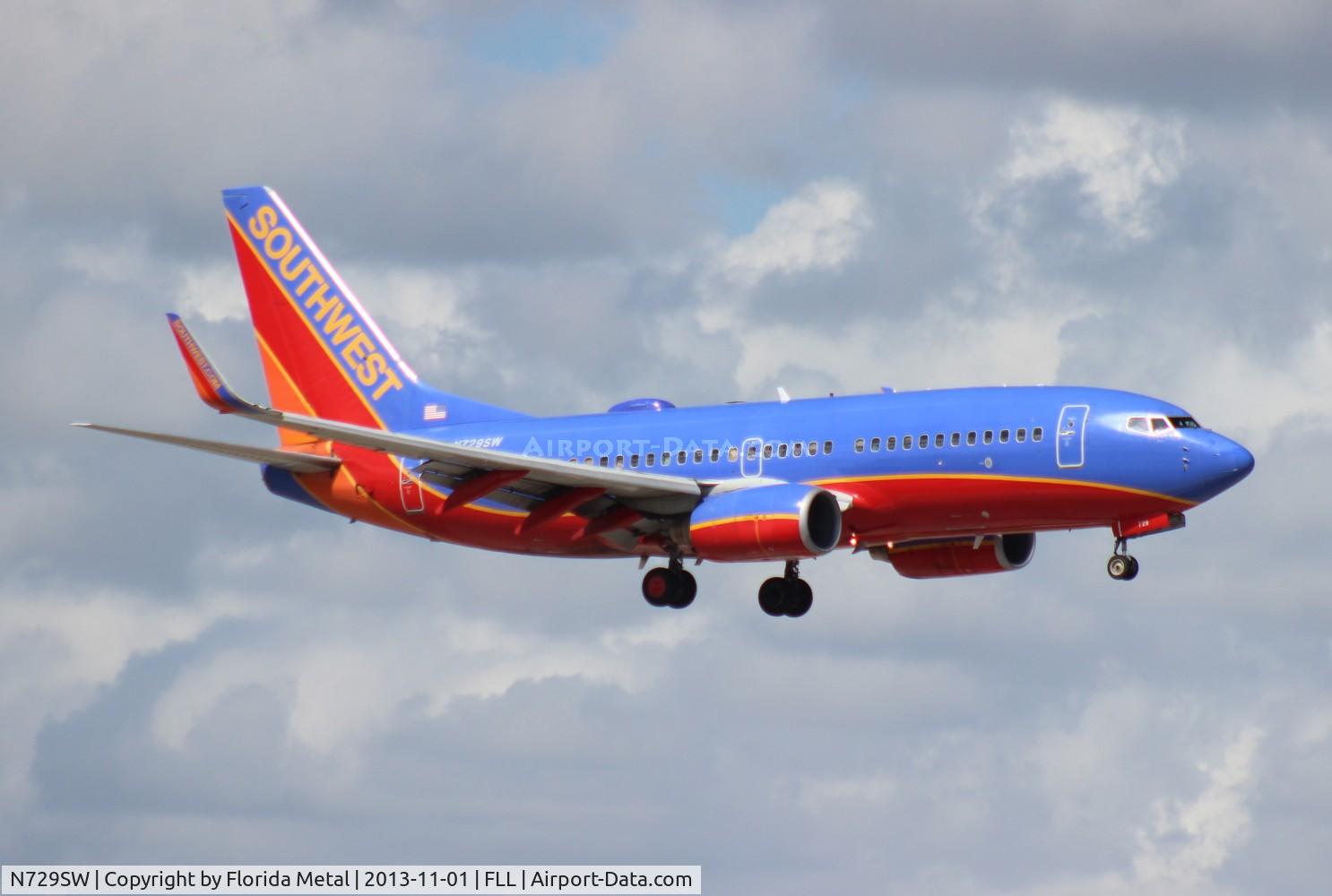 N729SW, 1999 Boeing 737-7H4 C/N 27861, Southwest 737-700