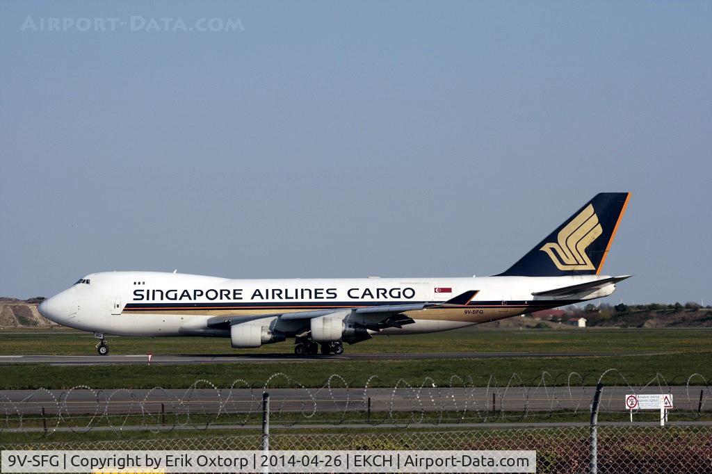 9V-SFG, 1998 Boeing 747-412F/SCD C/N 26558, 9V-SFG just arrived on rw 04L