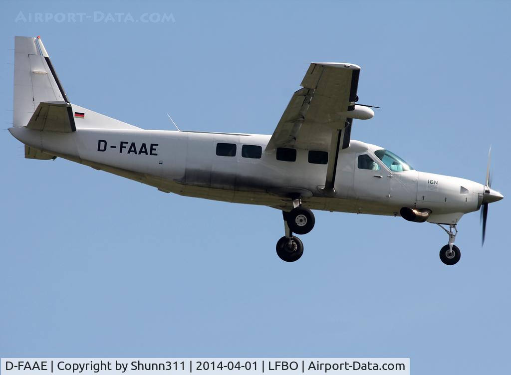 D-FAAE, 2005 Cessna Texas Turbine Supervan 900 C/N 208B1139, Landing rwy 14R with additional small 'IGN' patch near engine