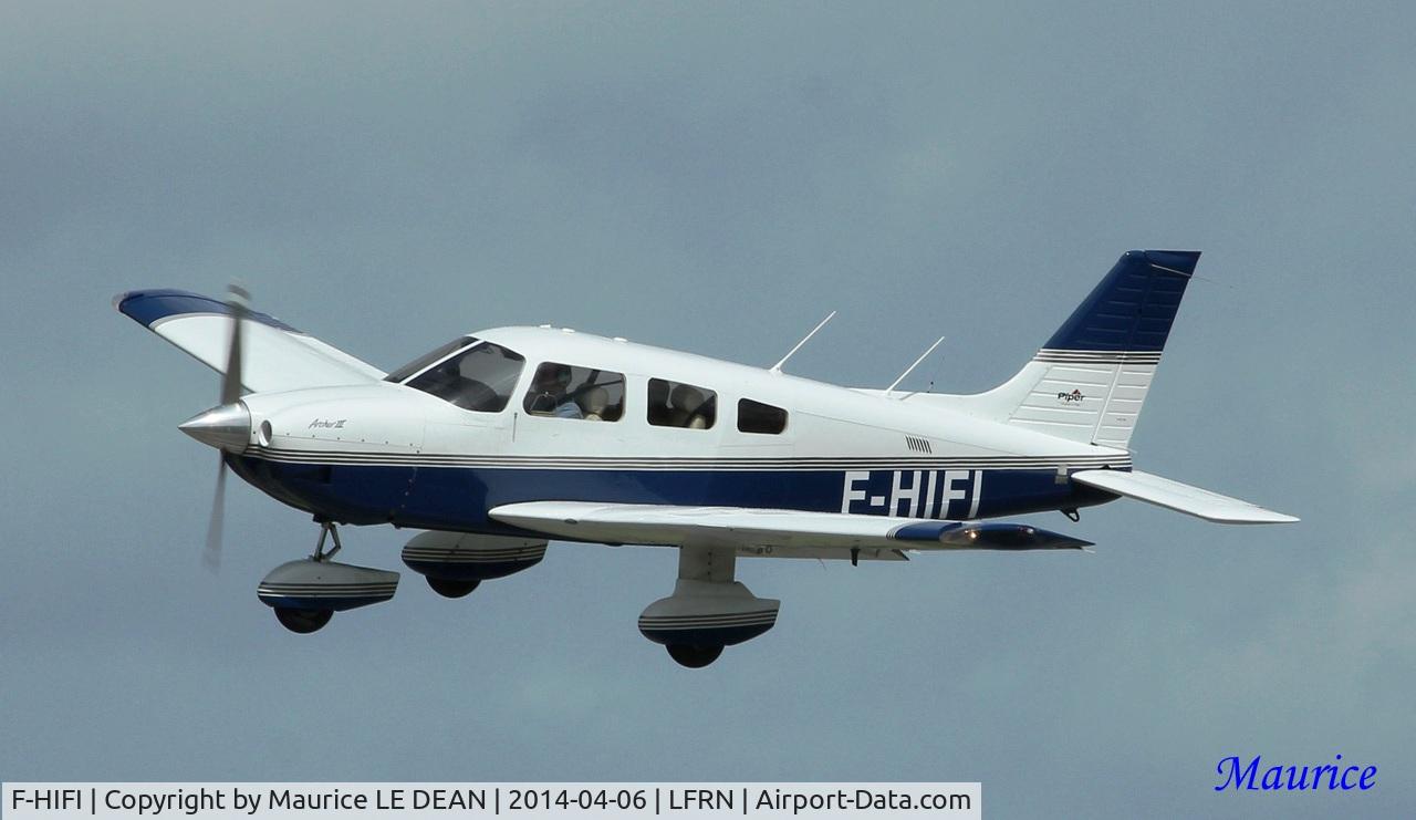 F-HIFI, 2001 Piper PA-28-181 C/N 2843494, Atterrissage RNS le 26.04.14 avec rafales de vent