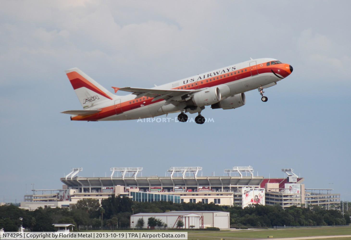 N742PS, 2000 Airbus A319-112 C/N 1275, PSA US Airways A319 with Raymond James Stadium (Tampa Bay Buccaneers)