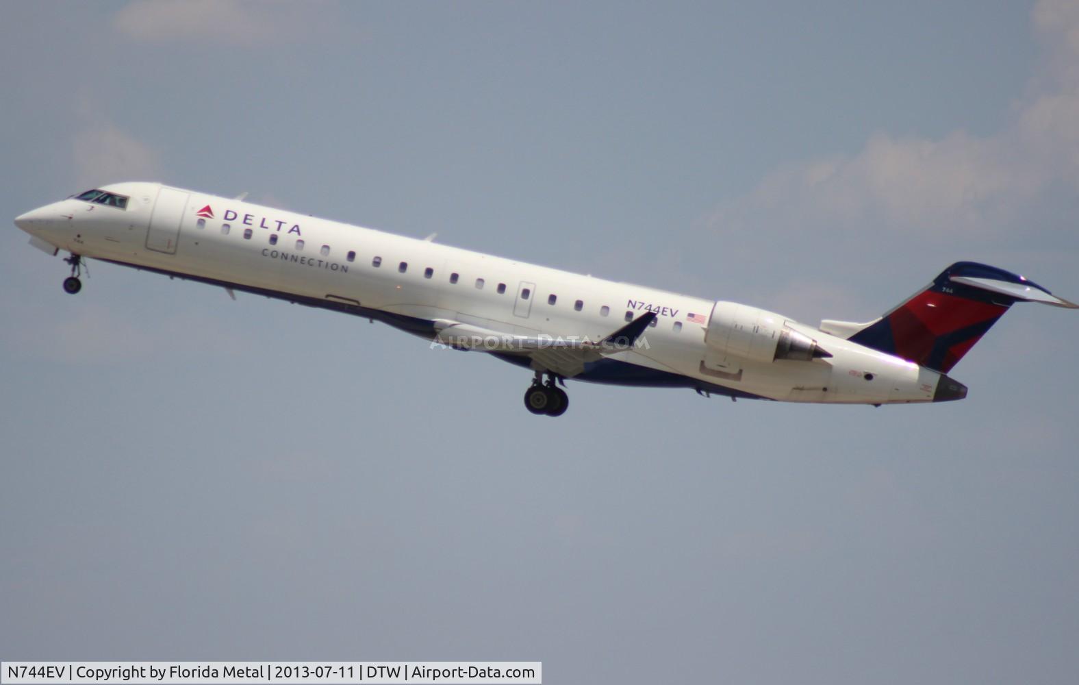 N744EV, 2004 Canadair CRJ-700 (CL-600-2C10) Regional Jet C/N 10157, ASA CRJ-700
