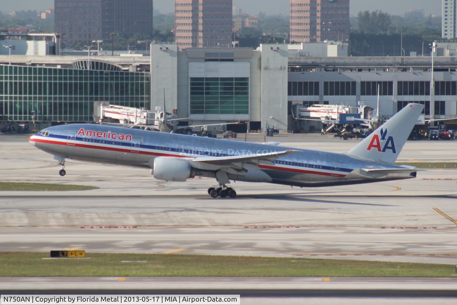 N750AN, 2001 Boeing 777-223 C/N 30259, American 777-200