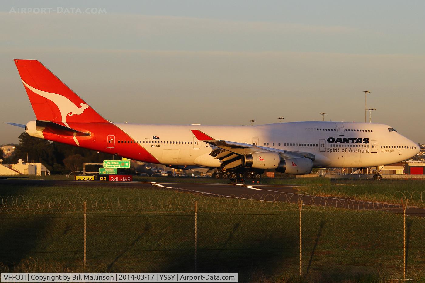 VH-OJI, 1990 Boeing 747-438 C/N 24887, taxiing off 34L