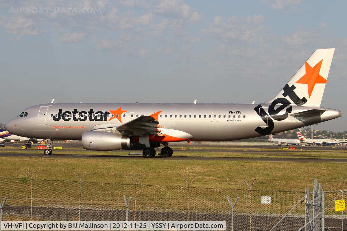 VH-VFI, 2012 Airbus A320-232 C/N 5270, taxiing to 34R