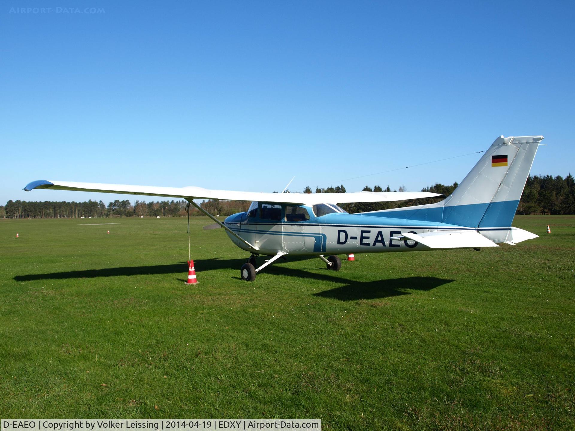 D-EAEO, 1990 Cessna 172P C/N 17276044, Parking