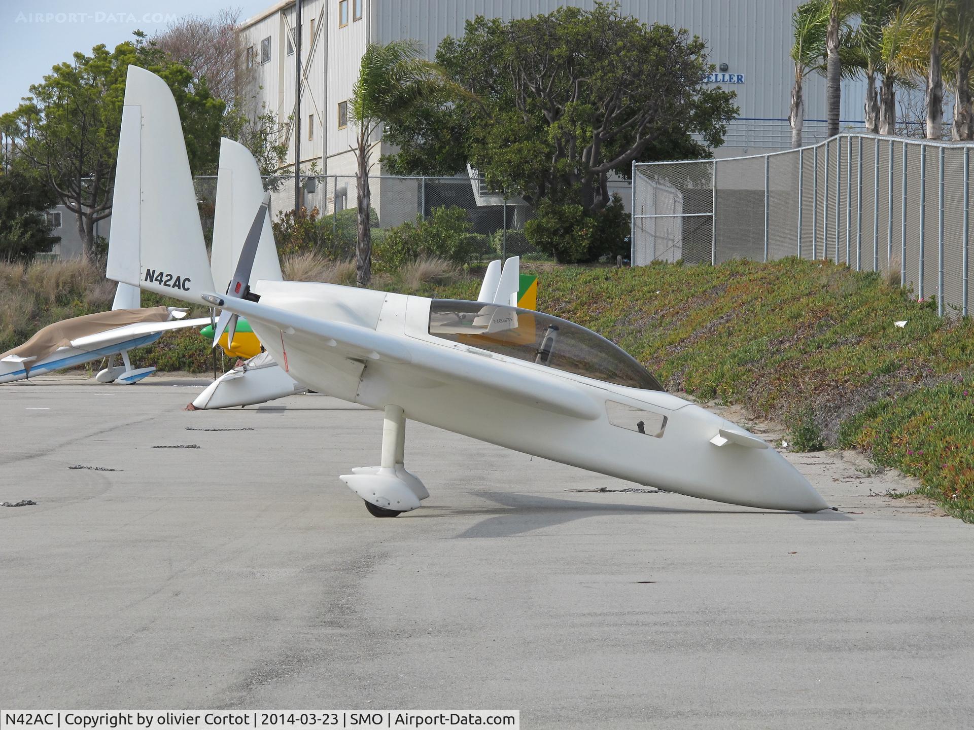 N42AC, Rutan Long-EZ C/N 1 (N42AC), Santa monica airport