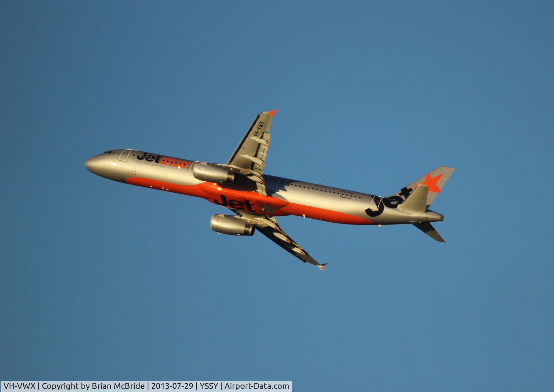 VH-VWX, 2009 Airbus A321-231 C/N 3899, Jetstar Airways. A321-231. VH-VWX cn 3899. Sydney - Kingsford Smith International (Mascot) (SYD YSSY). Image © Brian McBride. 29 July 2013
