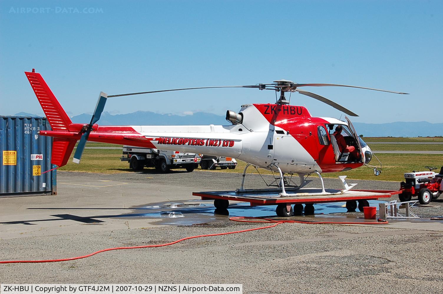 ZK-HBU, Aerospatiale AS-350B-2 Ecureuil C/N 2286, ZK-HBU  Helicopters (NZ)  at Nelson 29.10.07