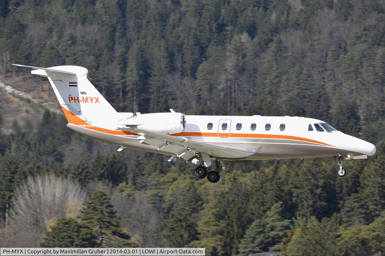 PH-MYX, 2000 Cessna 650 Citation VII C/N 650-7117, Solid Air