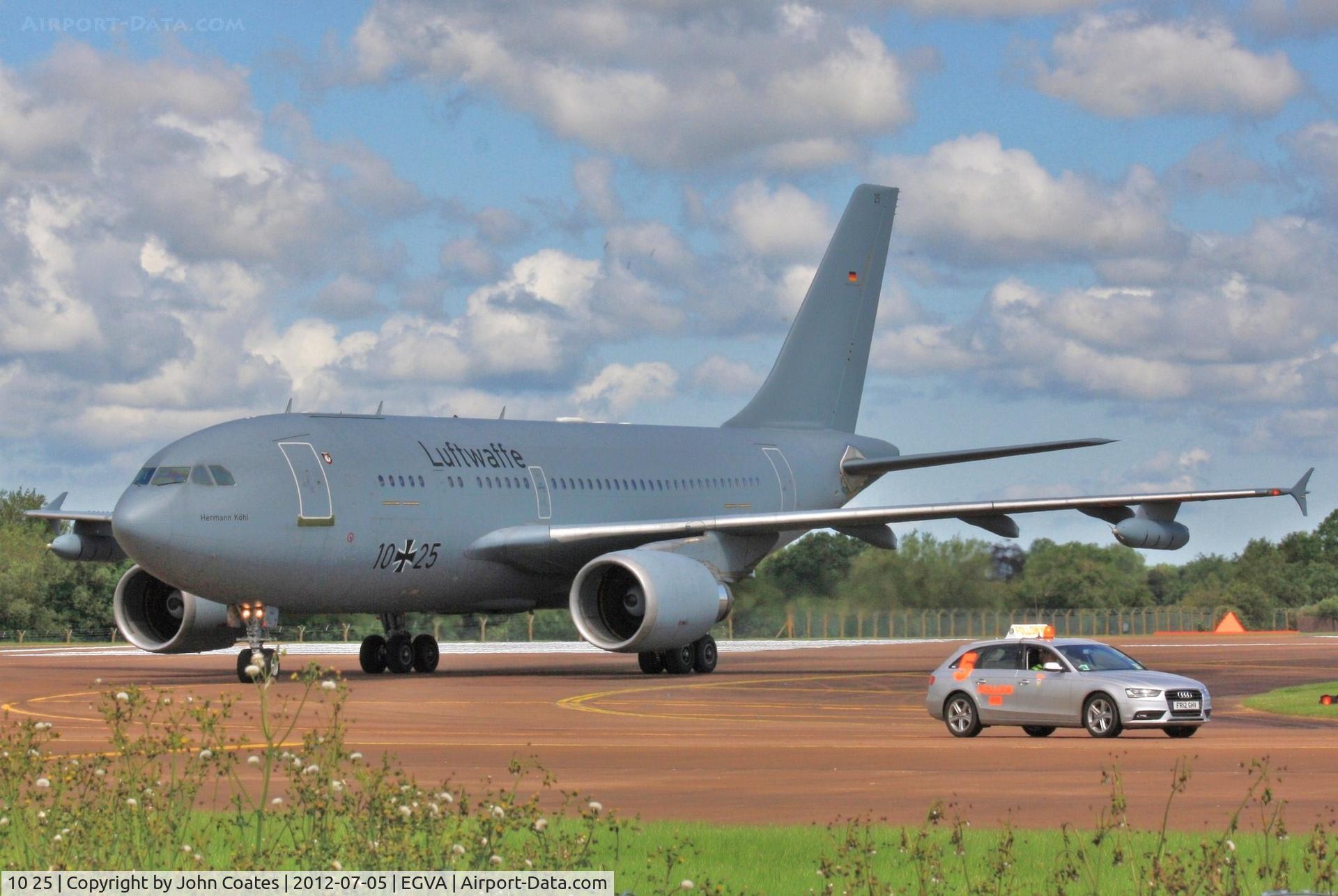 10 25, 1988 Airbus A310-304/MRTT C/N 484, Following him !