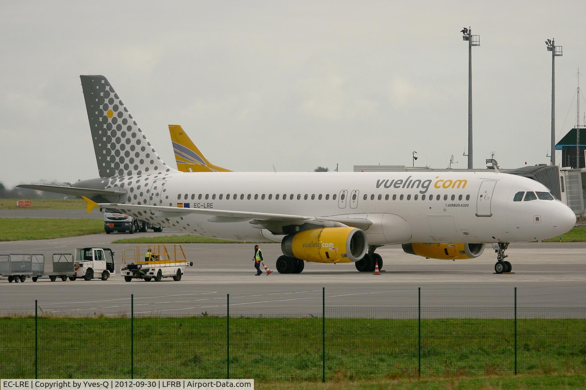 EC-LRE, 2002 Airbus A320-232 C/N 1914, Airbus A320-232, Boarding area, Brest-Guipavas Regional Airport (LFRB-BES)