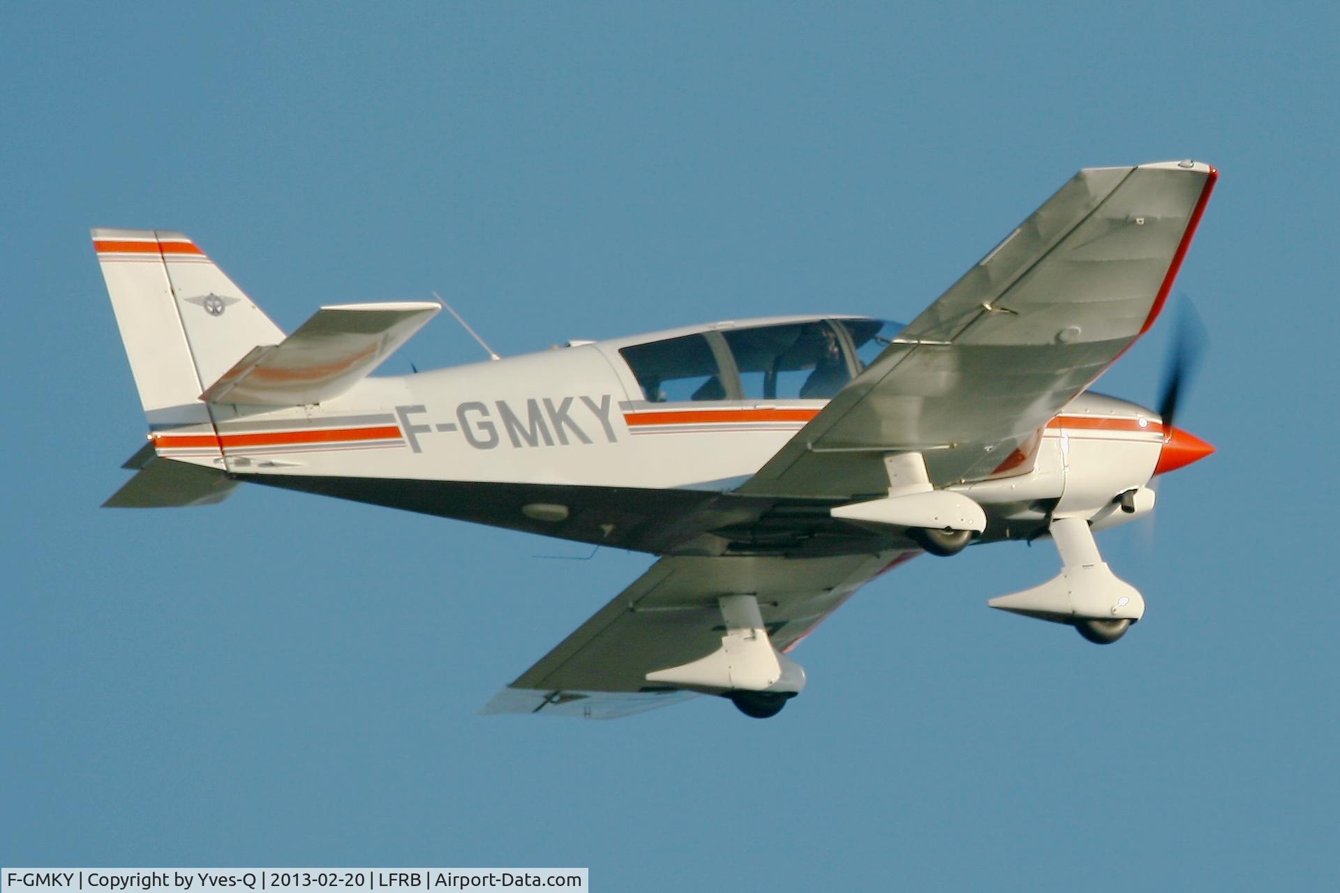 F-GMKY, Robin DR-400-180 Regent C/N 2210, Robin DR-400-180, Take off rwy 07R, Brest-Guipavas Regional Airport (LFRB-BES)