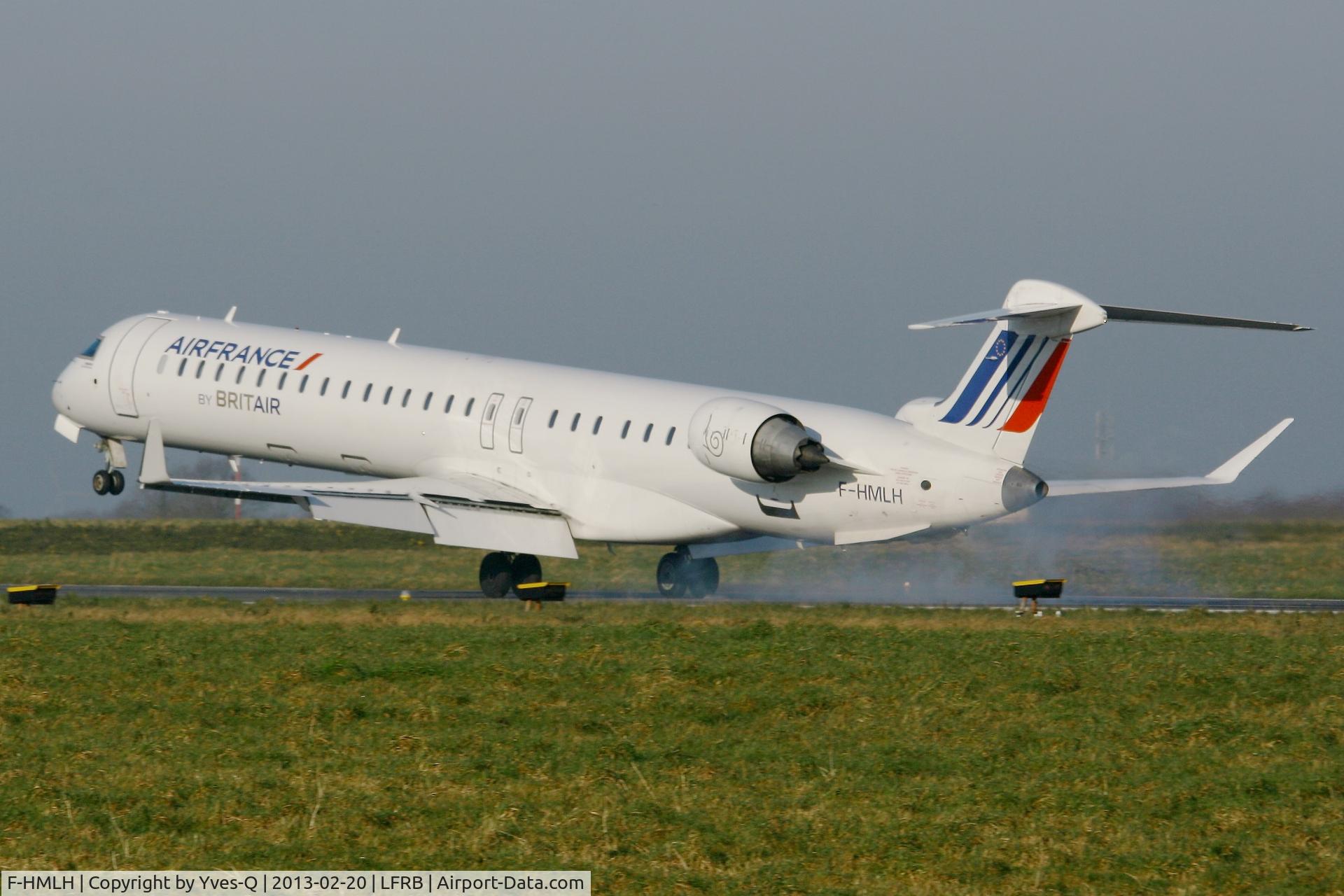 F-HMLH, 2011 Bombardier CRJ-1000EL NG (CL-600-2E25) C/N 19013, Canadair Regional Jet  CRJ-1000, Landing Rwy 25L, Brest-Guipavas Airport (LFRB-BES)