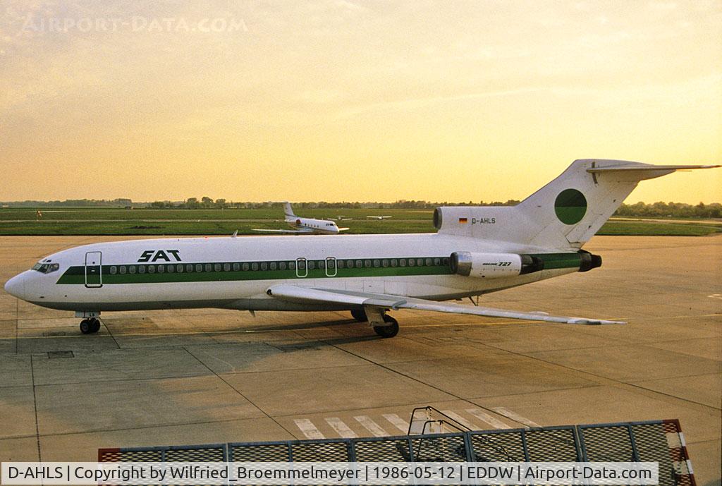 D-AHLS, 1966 Boeing 727-89 C/N 19139, SAT / Taxiing in to parking position (nose out).