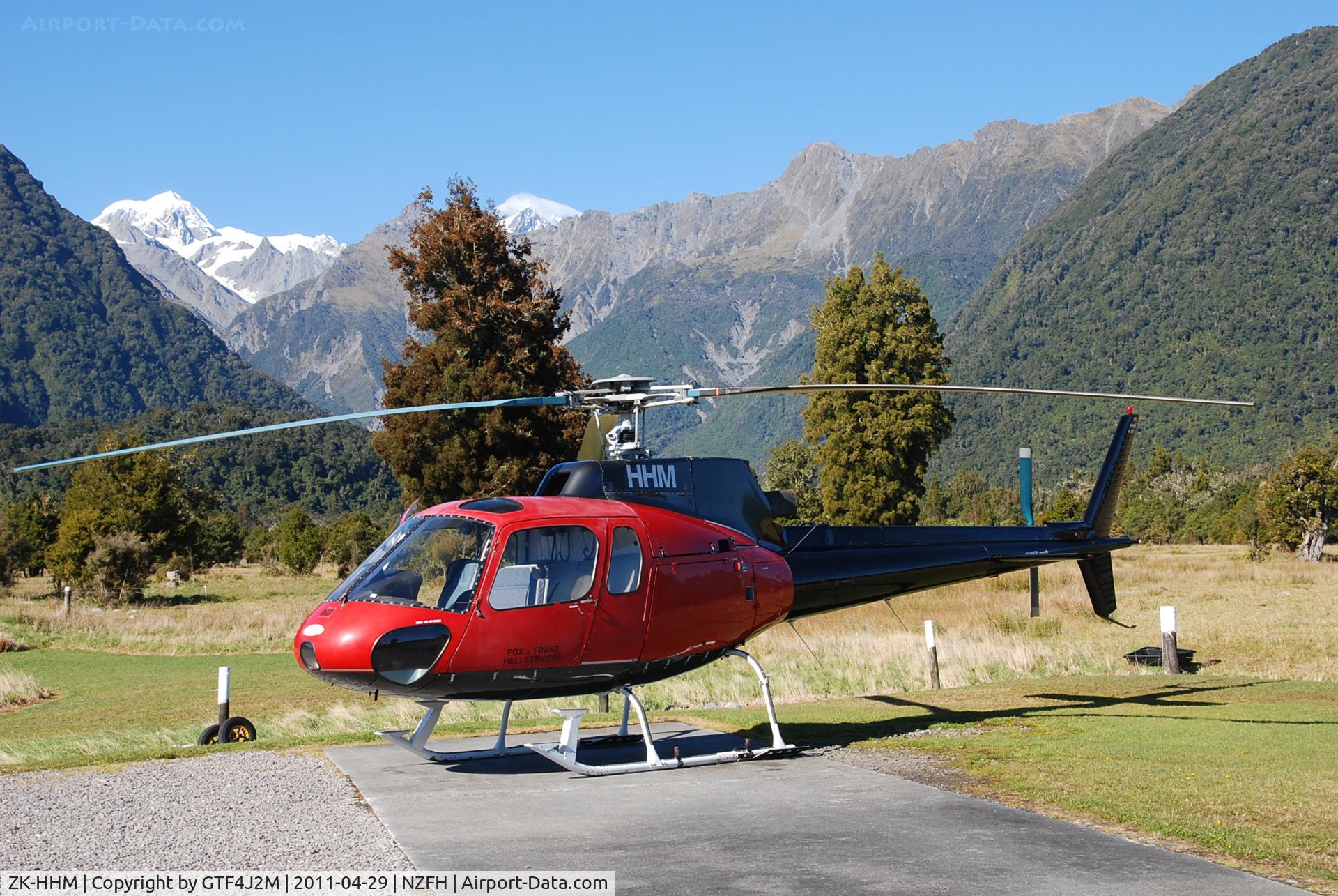 ZK-HHM, Aerospatiale AS-350B Ecureuil C/N 1076, ZK-HHM  Fox. Franz Heli Services at Fox Glacier Heliport 29.4.11