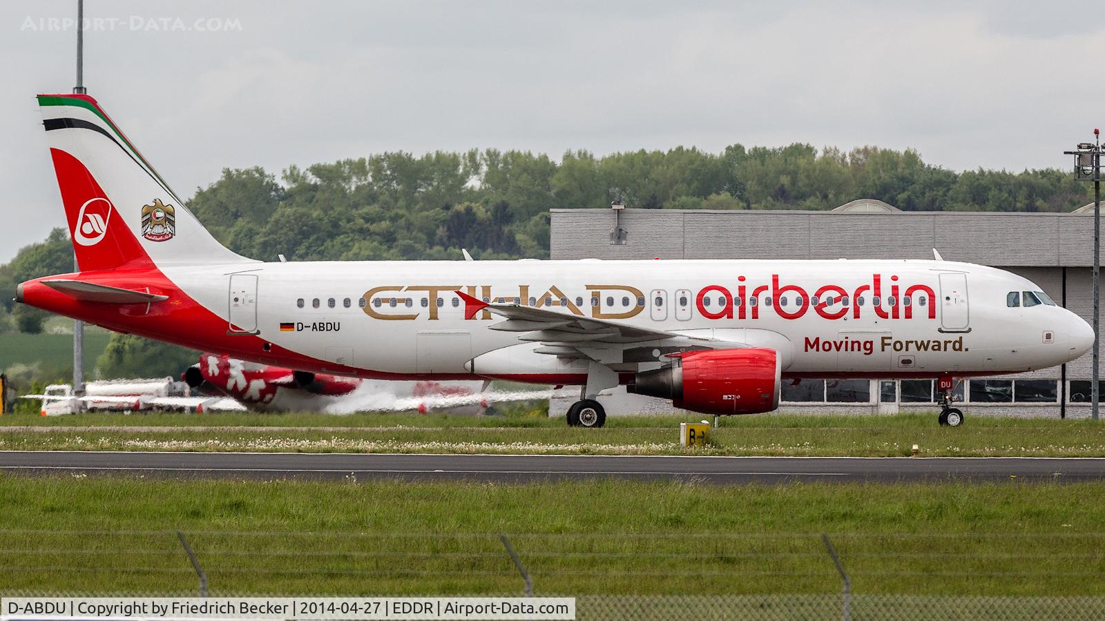 D-ABDU, 2008 Airbus A320-214 C/N 3516, taxying to the gate