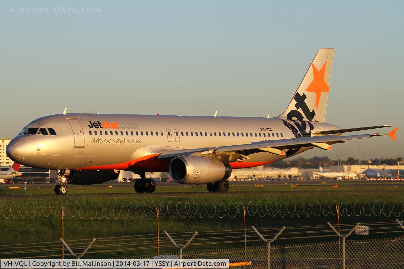 VH-VQL, 2006 Airbus A320-232 C/N 2642, taxiing to 34R