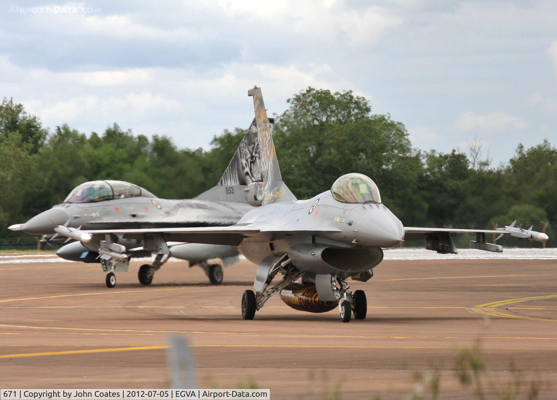 671, Fokker F-16AM Fighting Falcon C/N 6K-43, Arriving RIAT 2012 with F16 692