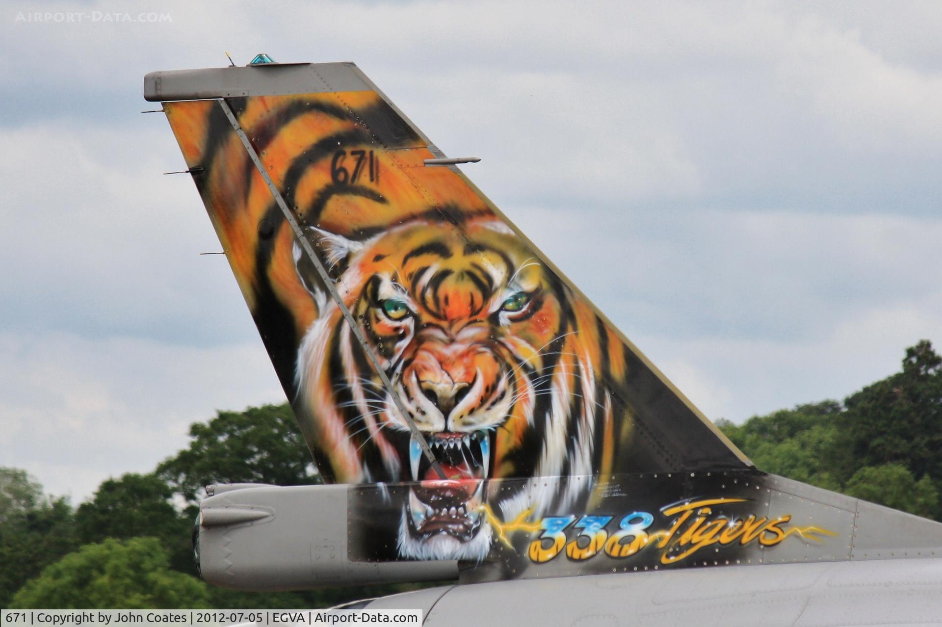 671, Fokker F-16AM Fighting Falcon C/N 6K-43, Tail details