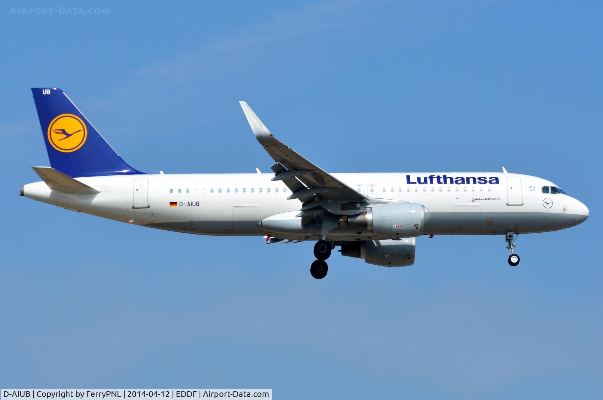 D-AIUB, 2014 Airbus A320-214 C/N 5972, Lufthansa A320 arriving