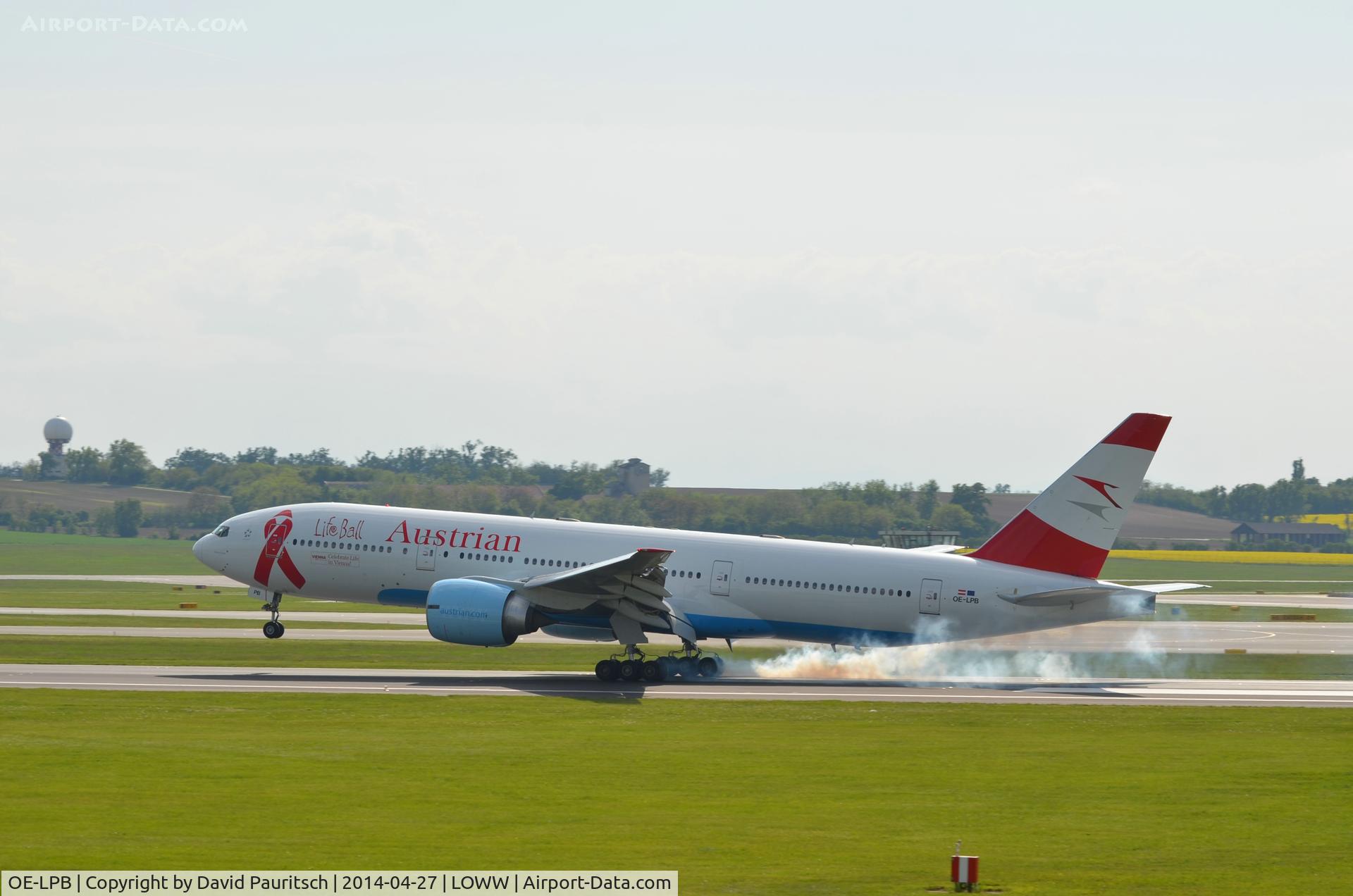OE-LPB, 1998 Boeing 777-2Z9/ER C/N 28699, What a smokey landing!