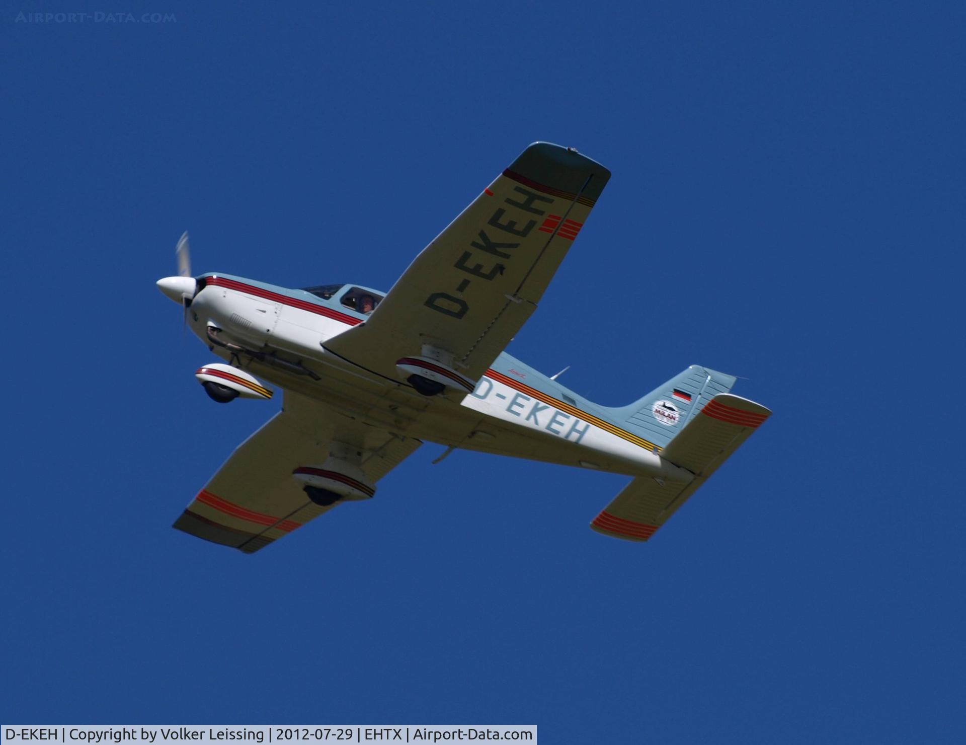 D-EKEH, 1994 Piper PA-28-181 ARCHER II C/N 2890080, climbing