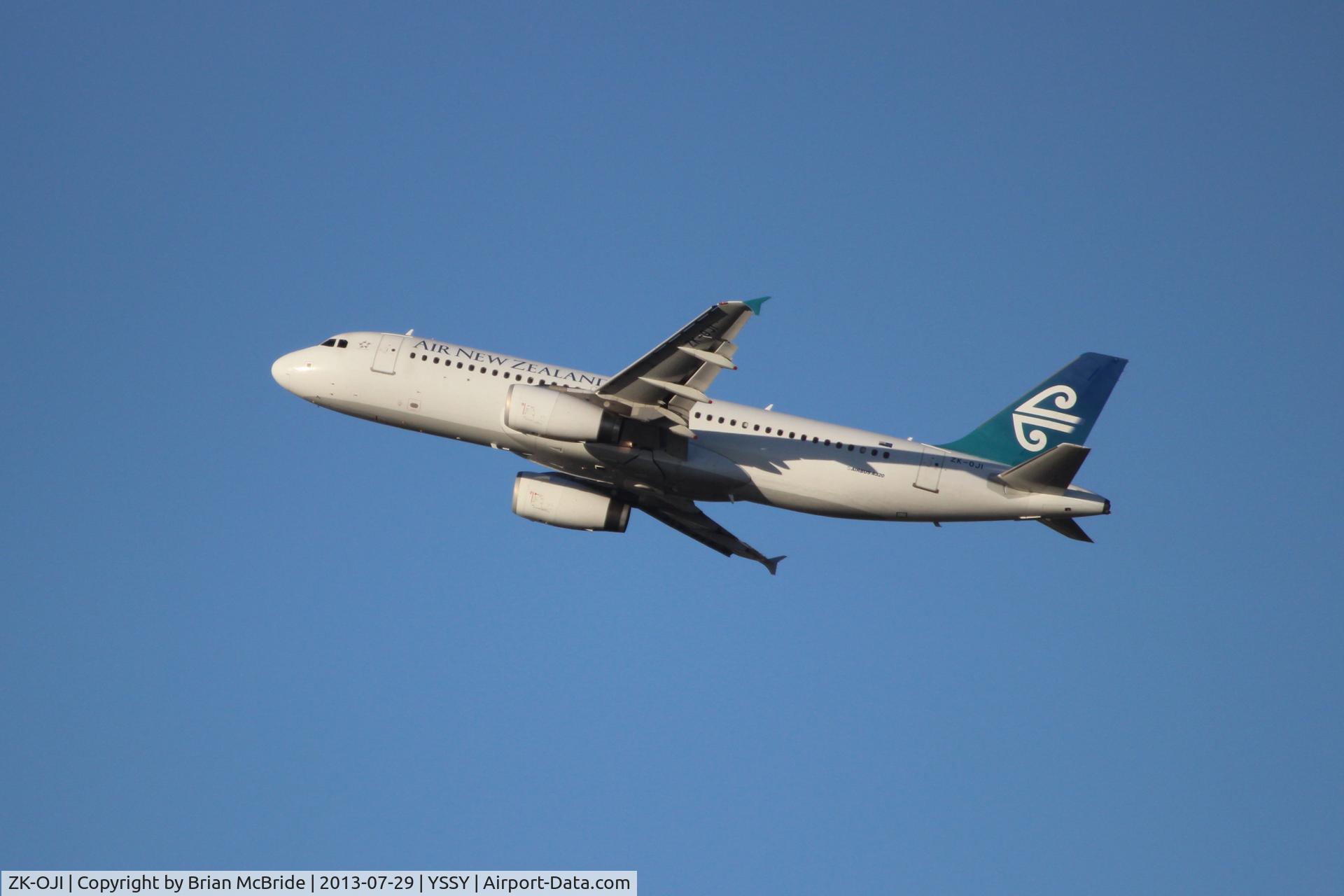 ZK-OJI, 2004 Airbus A320-232 C/N 2297, Air New Zealand. A320-232. ZK-OJI cn 2297. Sydney - Kingsford Smith International (Mascot) (SYD YSSY). Image © Brian McBride. 29 July 2013