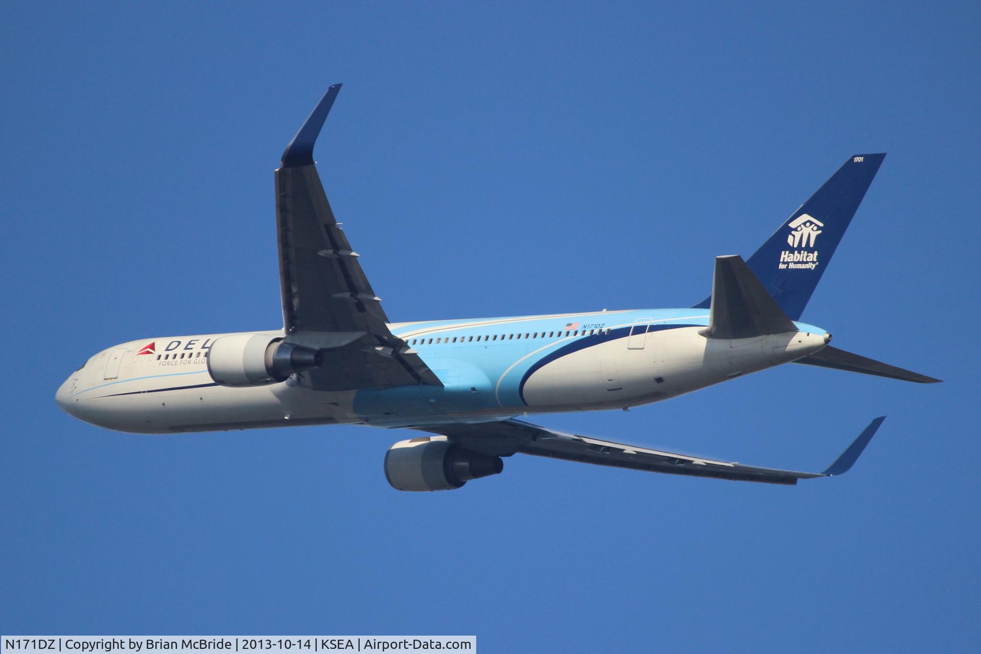 N171DZ, 1998 Boeing 767-332 C/N 29690, Delta Airlines. 767-332ER. N171DZ 1701 cn 29690 717. Habitat for Humanity. Seattle Tacoma - International (SEA KSEA). Image © Brian McBride. 14 October 2013