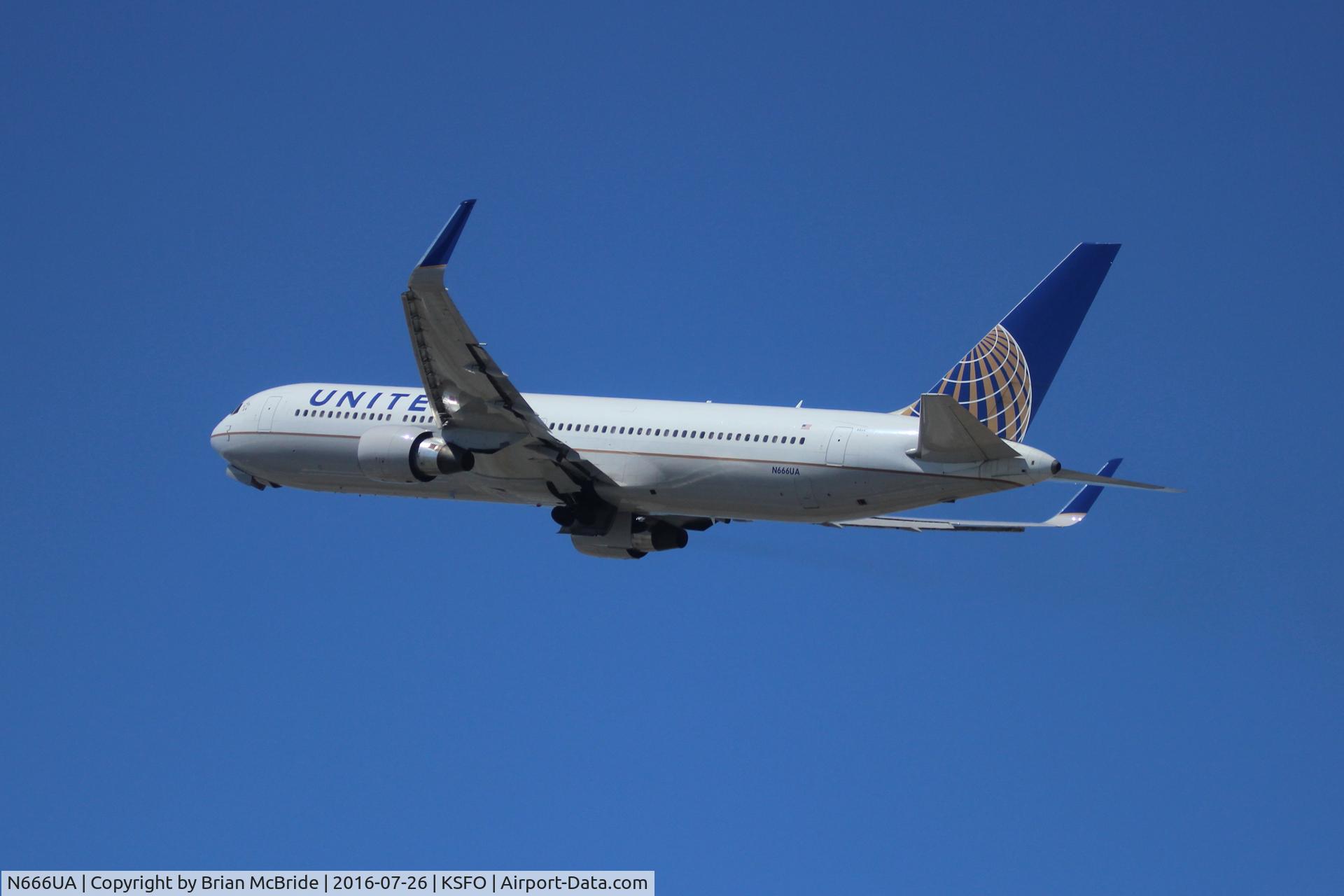 N666UA, 1998 Boeing 767-322 C/N 29238, United Airlines. 767-332ER. N666UA cn 29238 715. San Francisco - International (SFO KSFO). Image © Brian McBride. 26 July 2013