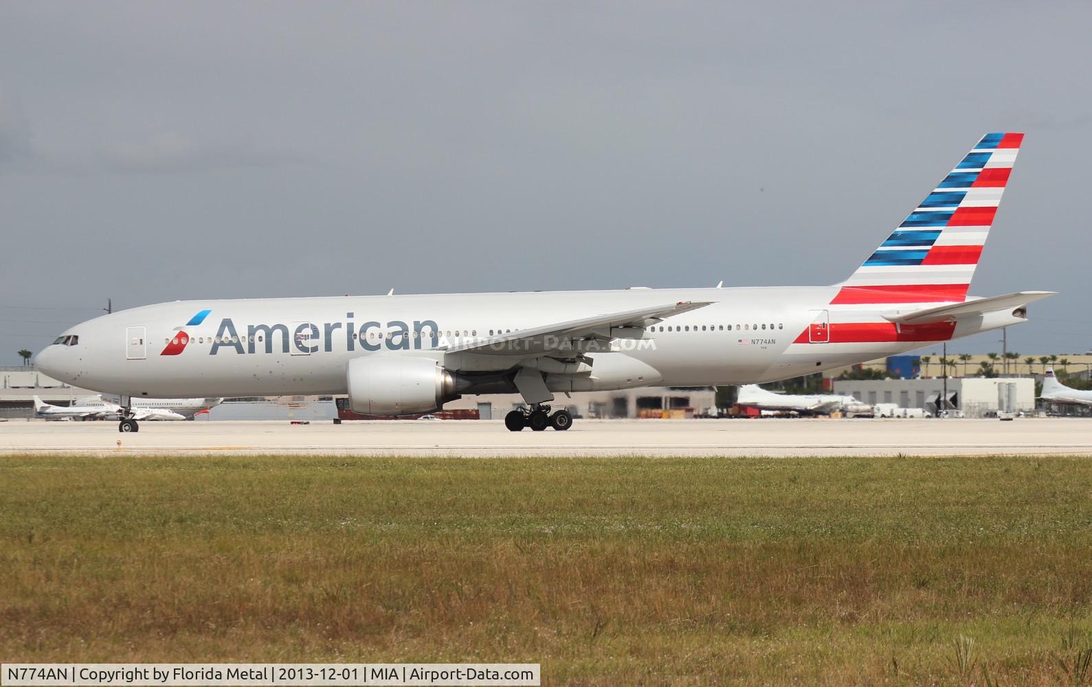 N774AN, 1999 Boeing 777-223 C/N 29581, American 777-200