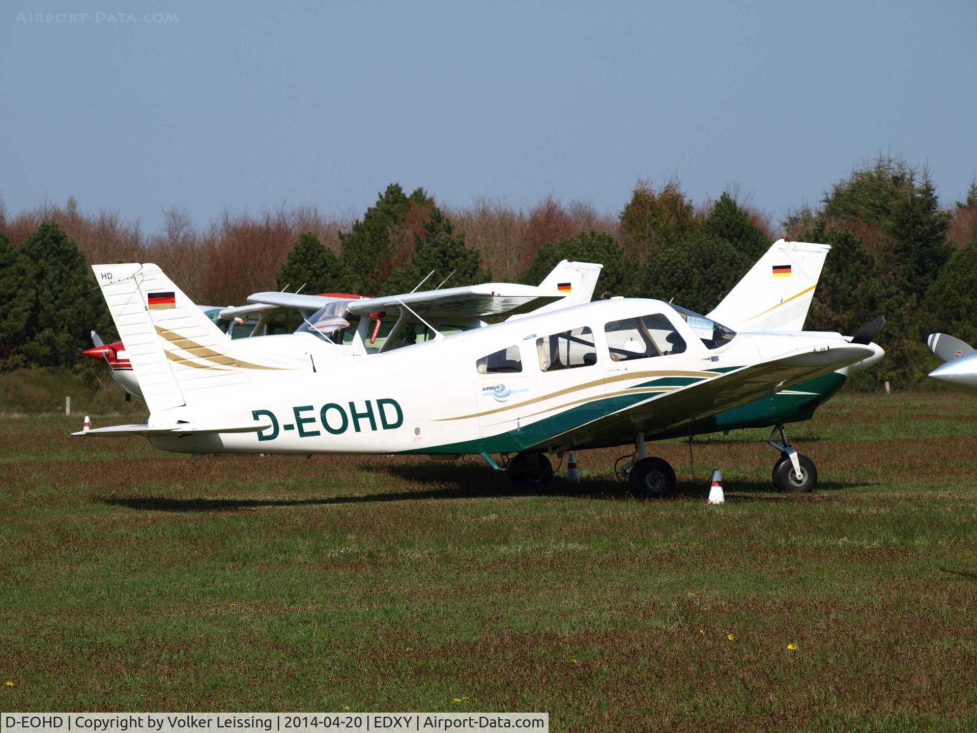 D-EOHD, 1989 Piper PA 28-181 Archer II C/N 2890116, parking