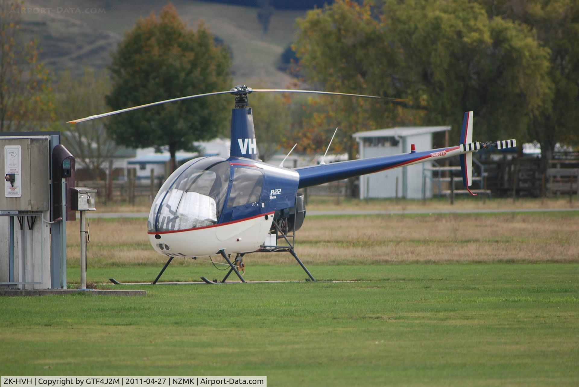 ZK-HVH, Robinson R22 Beta C/N 1329, ZK-HVH at Motueaka 27.4.11