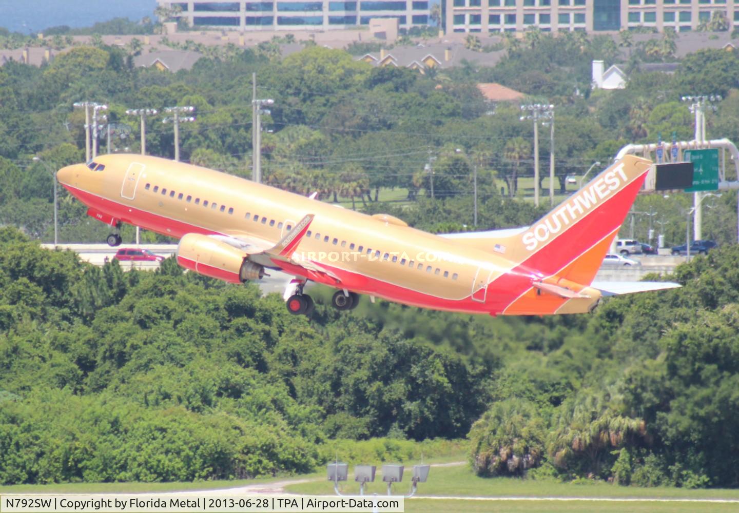 N792SW, 2000 Boeing 737-7H4 C/N 27887, Southwest retro 737-700