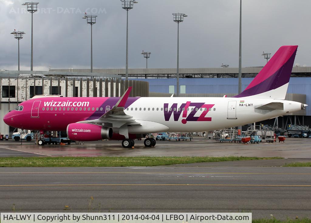 HA-LWY, 2014 Airbus A320-232 C/N 6058, Ready for delivery