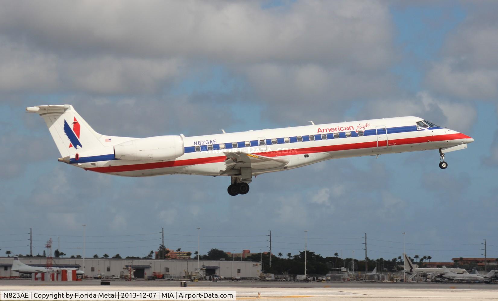N823AE, 2002 Embraer ERJ-140LR (EMB-135KL) C/N 145582, Eagle E140