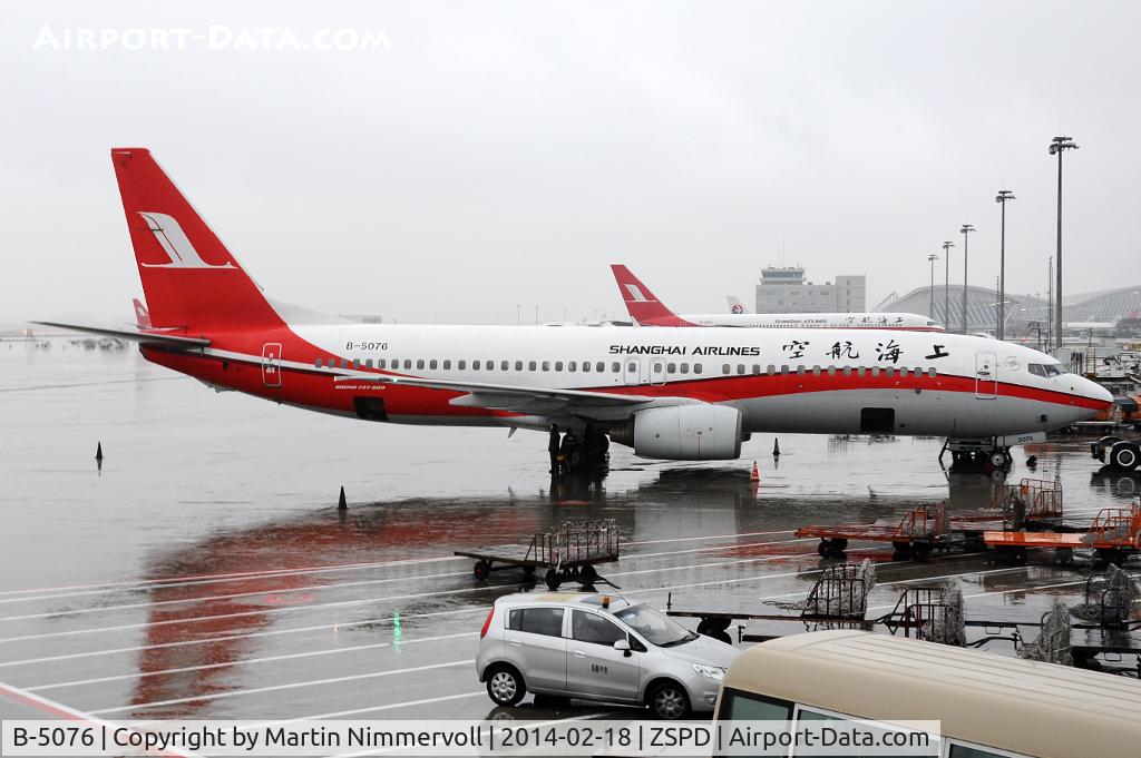 B-5076, 2003 Boeing 737-86N C/N 32739, Shanghai Airlines