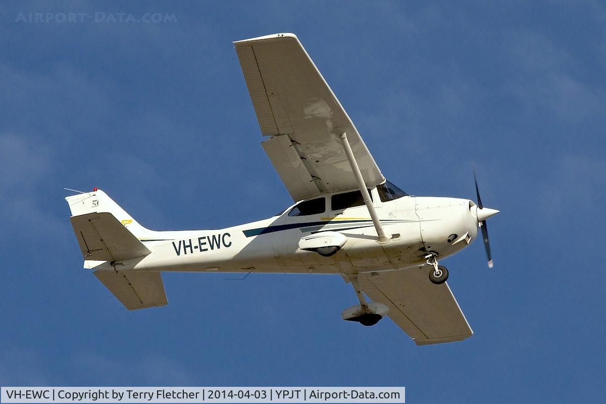 VH-EWC, 2002 Cessna 172S C/N 172S9125, 2002 Cessna 172S, c/n: 172S9125 at Jandakot