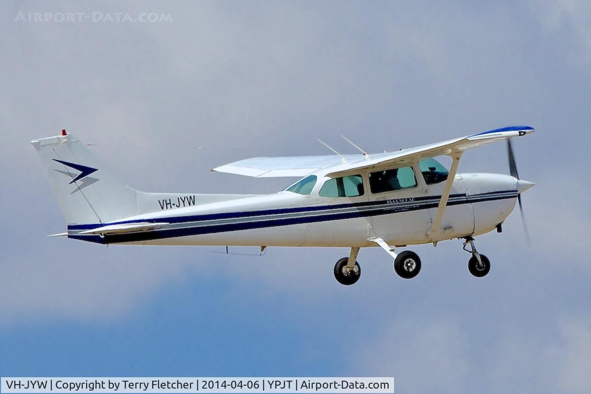 VH-JYW, Cessna 172P C/N 17275344, Cessna 172P, c/n: 17275344 at Jandakot