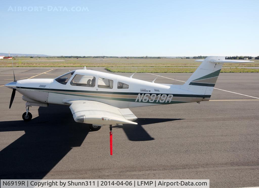 N6919R, 1985 Piper PA-28RT-201T Arrow IV C/N 28R-8531011, Parked at the Airclub...
