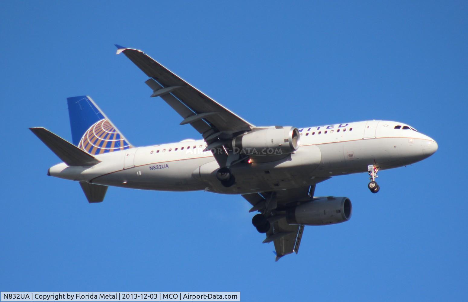 N832UA, 2000 Airbus A319-131 C/N 1321, United A319