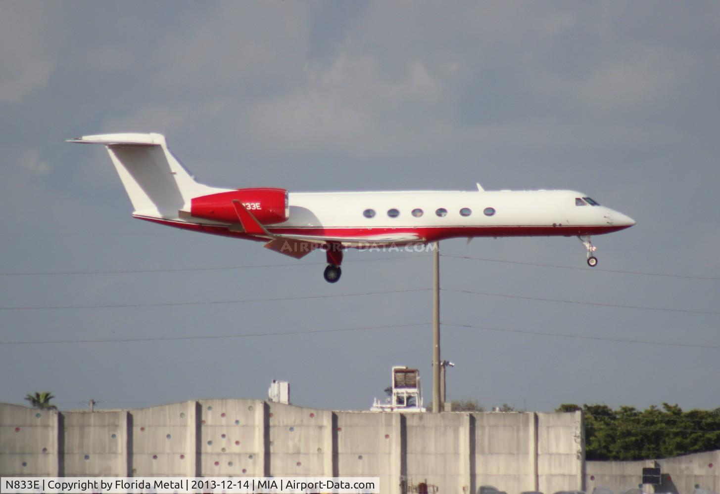 N833E, 1998 Gulfstream Aerospace G-V C/N 557, Gulfstream V