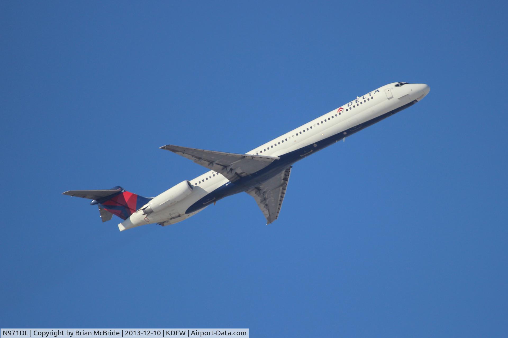 N971DL, 1991 McDonnell Douglas MD-88 C/N 53214, Delta Airlines. MD-88. N971DL cn 53214 1823. Dallas - Fort Worth - International (DFW KDFW). Image © Brian McBride. 10 December 2013