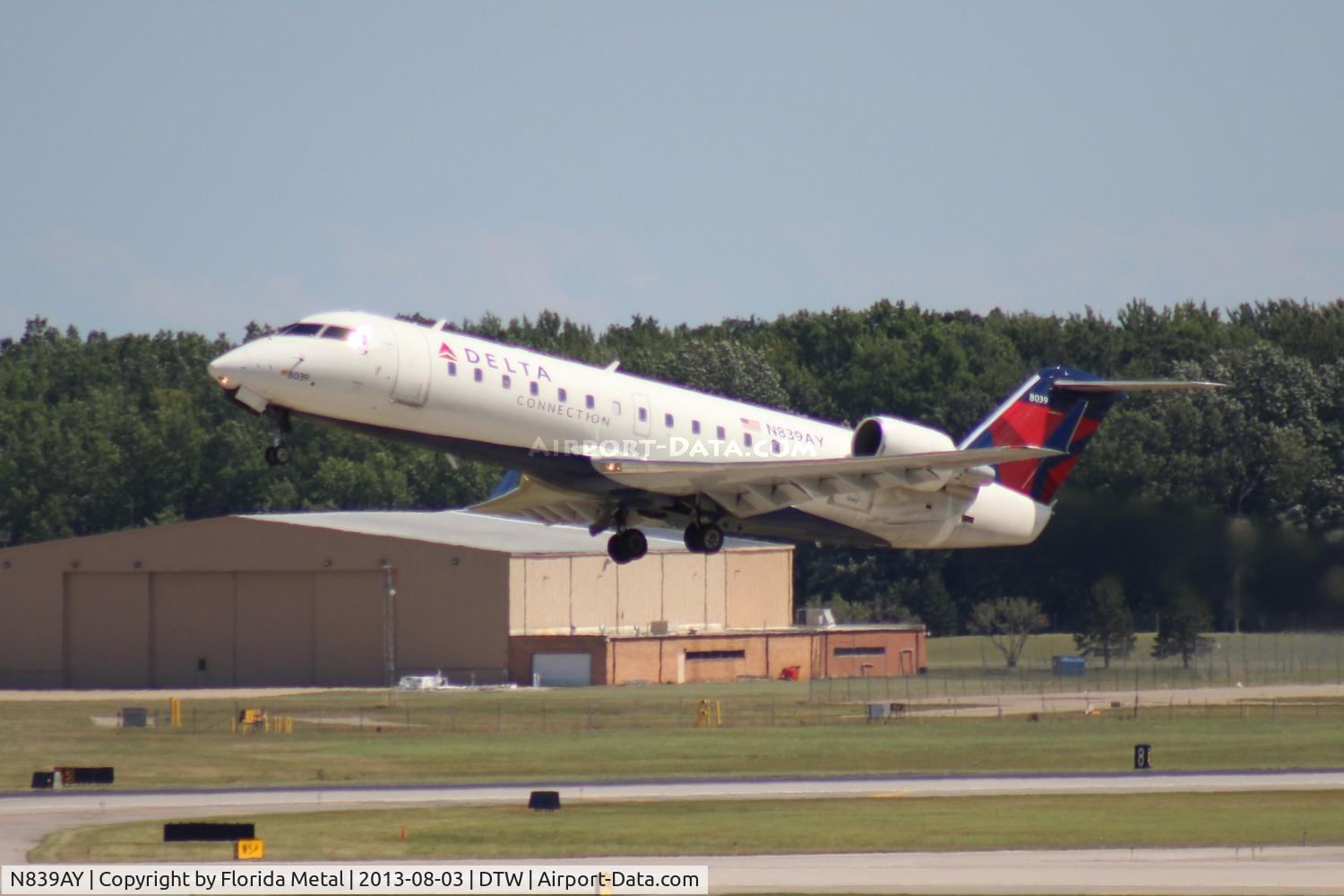 N839AY, 2005 Bombardier CRJ-200 (CL-600-2B19) C/N 8039, Delta Connection CRJ-200