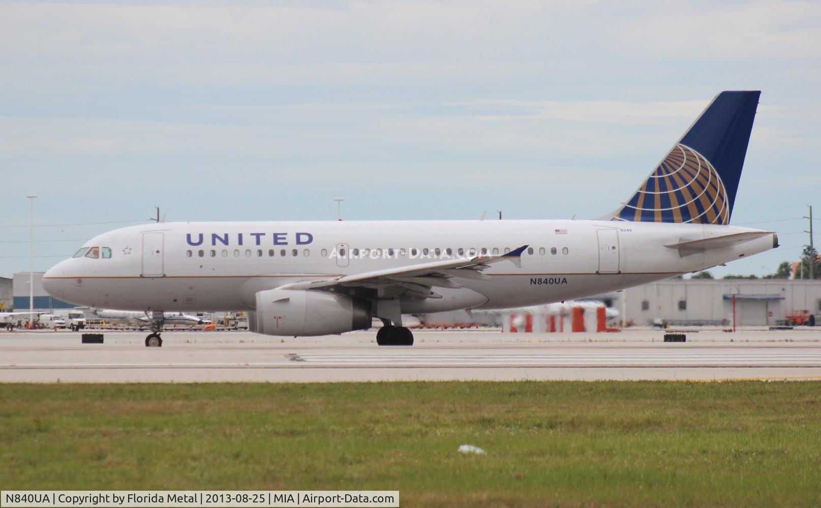 N840UA, 2001 Airbus A319-131 C/N 1522, United A319