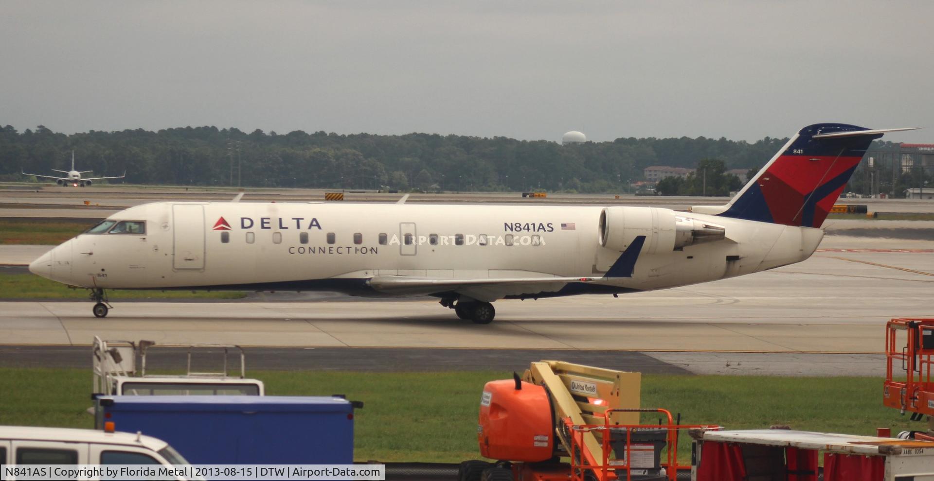 N841AS, 1999 Bombardier CRJ-200ER (CL-600-2B19) C/N 7300, Delta Connection CRJ-200