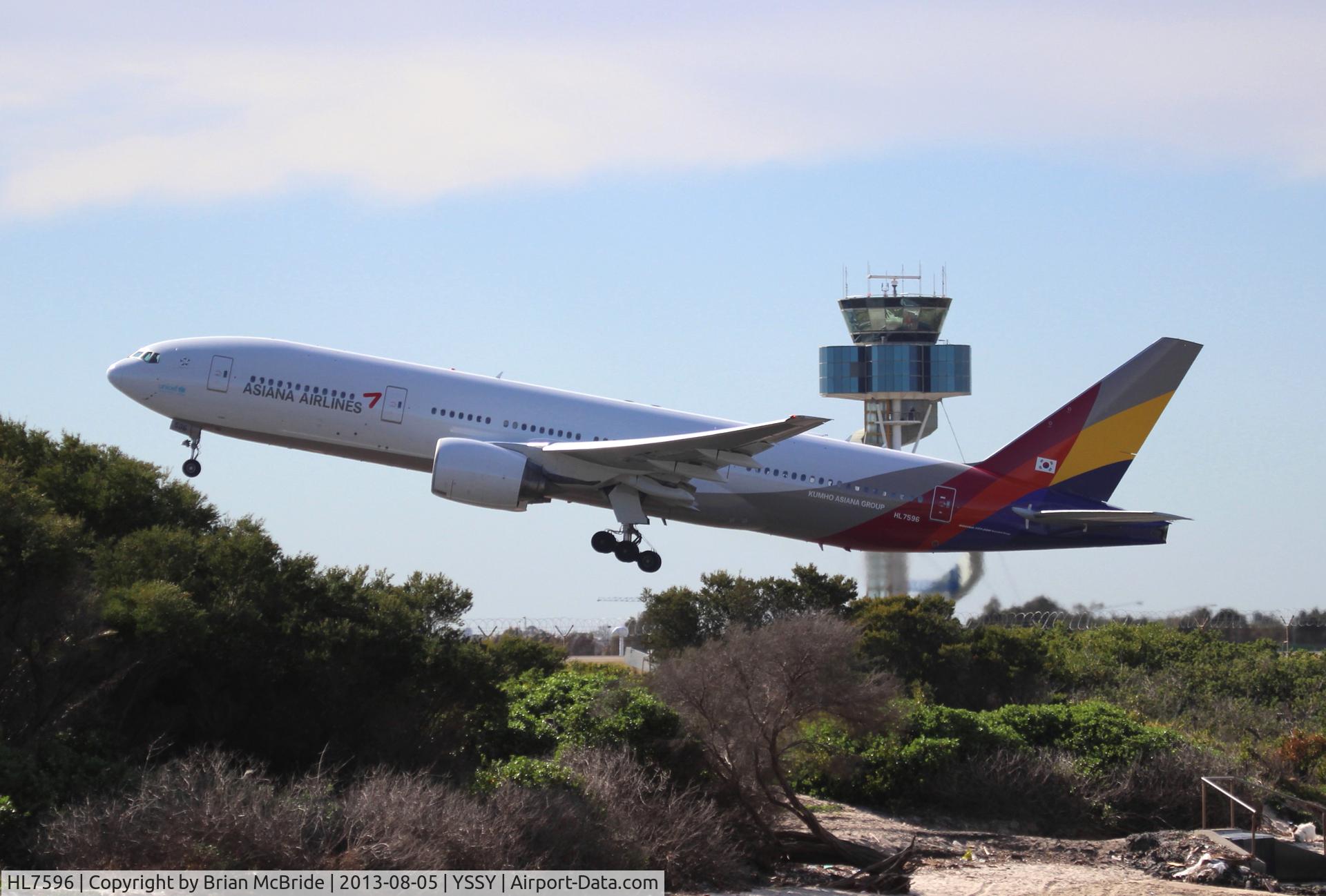 HL7596, 2001 Boeing 777-28E/ER C/N 28681, Asiana Airlines. 777-28EER. HL7596 cn 28681 322. Sydney - Kingsford Smith International (Mascot) (SYD YSSY). Image © Brian McBride. 05 August 2013