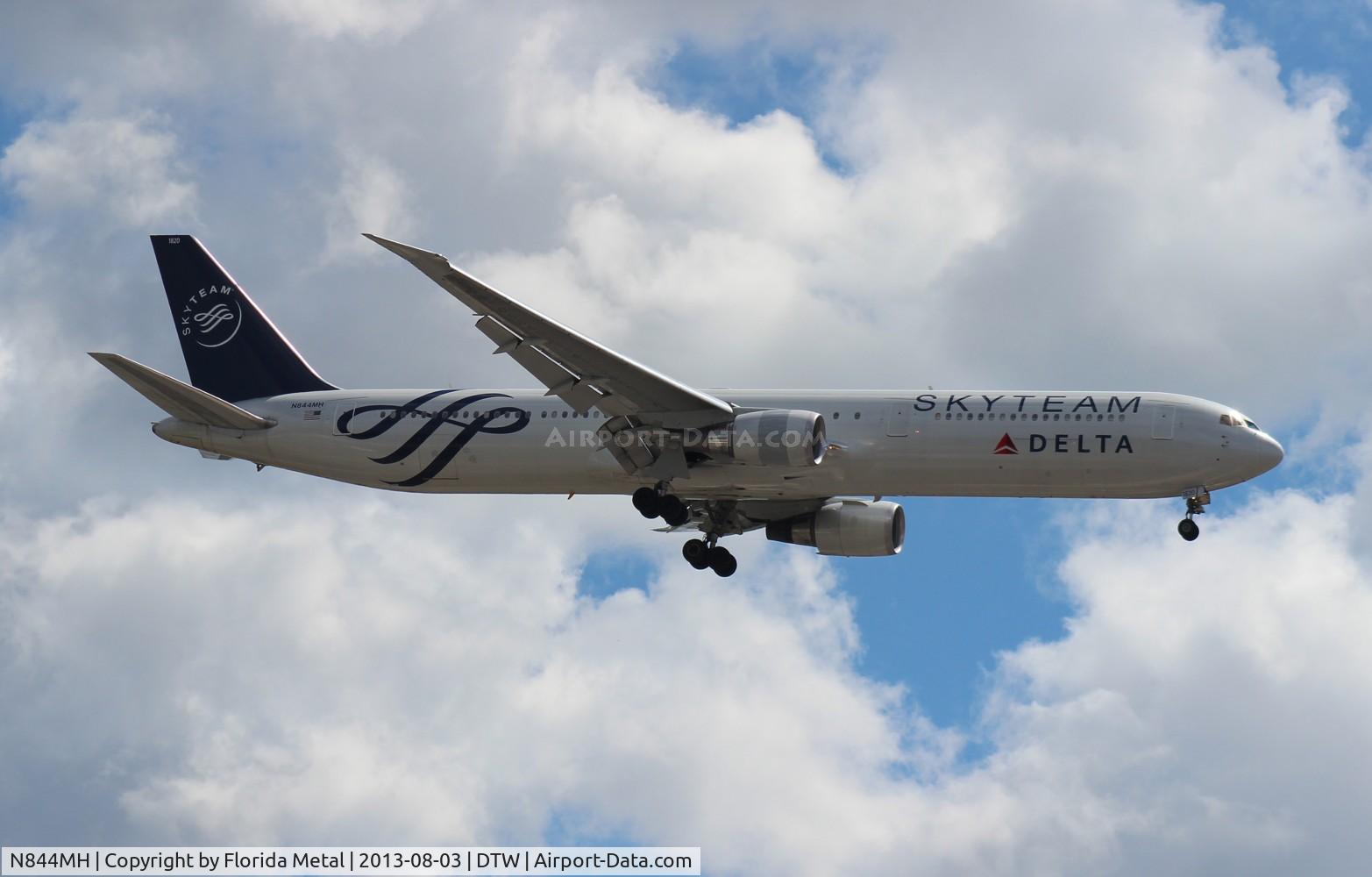 N844MH, 2002 Boeing 767-432/ER C/N 29717, Delta Skyteam 767-400