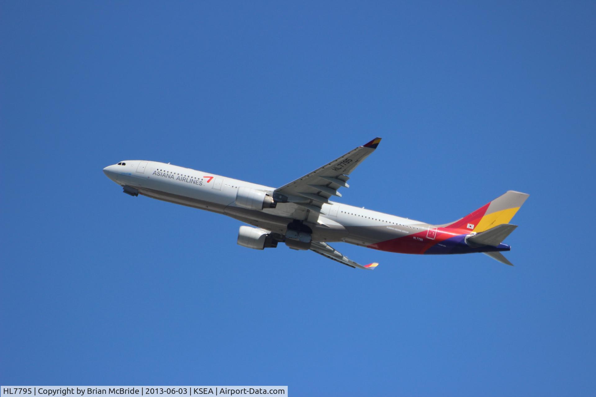 HL7795, 2011 Airbus A330-323X C/N 1211, Asiana Airlines. A330-323E. HL7795 cn 1211. Seattle Tacoma - International (SEA KSEA). Image © Brian McBride. 03 June 2013