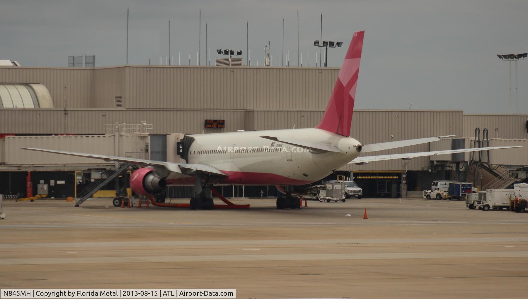 N845MH, 2002 Boeing 767-432/ER C/N 29719, Delta Breast Cancer Awareness 767-400